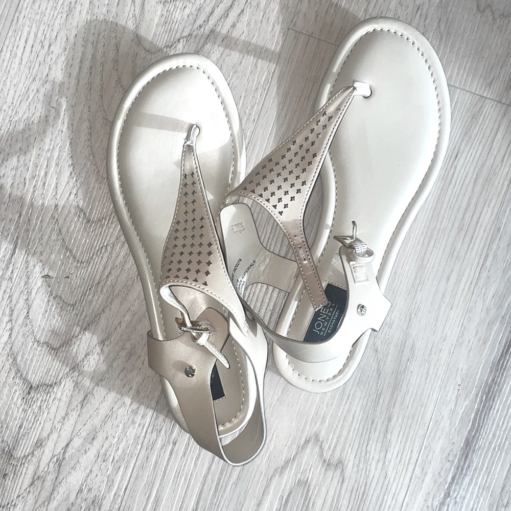 Major sale $9 was $25 Jones New York neutral sandals size 7